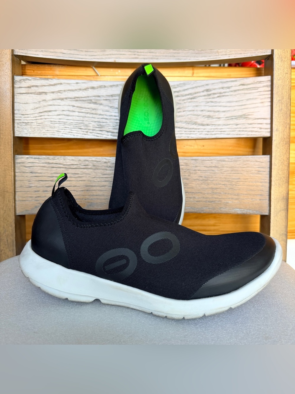 OOFOS OOmg Sport Low recovery slip-on shoe women sz 11